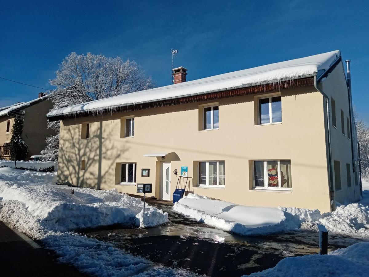 Les P'Tites Pistes Bed & Breakfast Chaux-des-Pres Eksteriør bilde