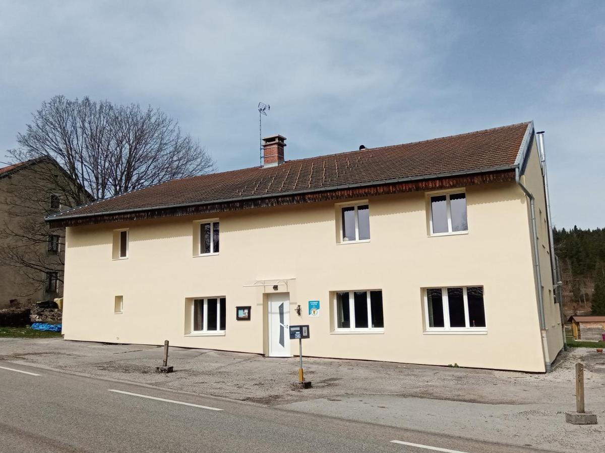 Les P'Tites Pistes Bed & Breakfast Chaux-des-Pres Eksteriør bilde
