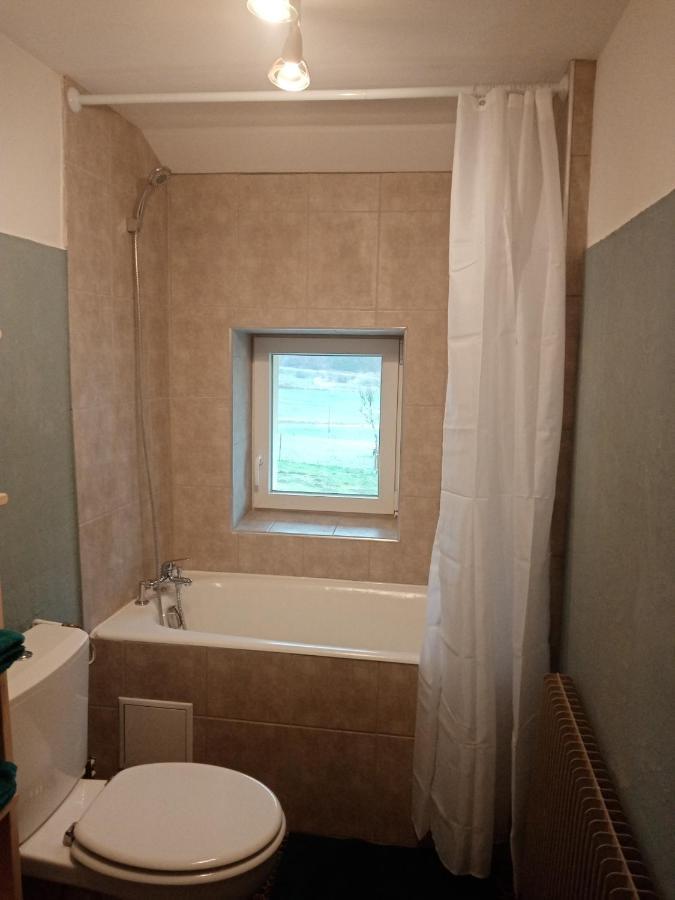 Les P'Tites Pistes Bed & Breakfast Chaux-des-Pres Eksteriør bilde