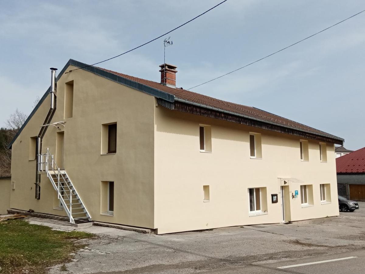 Les P'Tites Pistes Bed & Breakfast Chaux-des-Pres Eksteriør bilde
