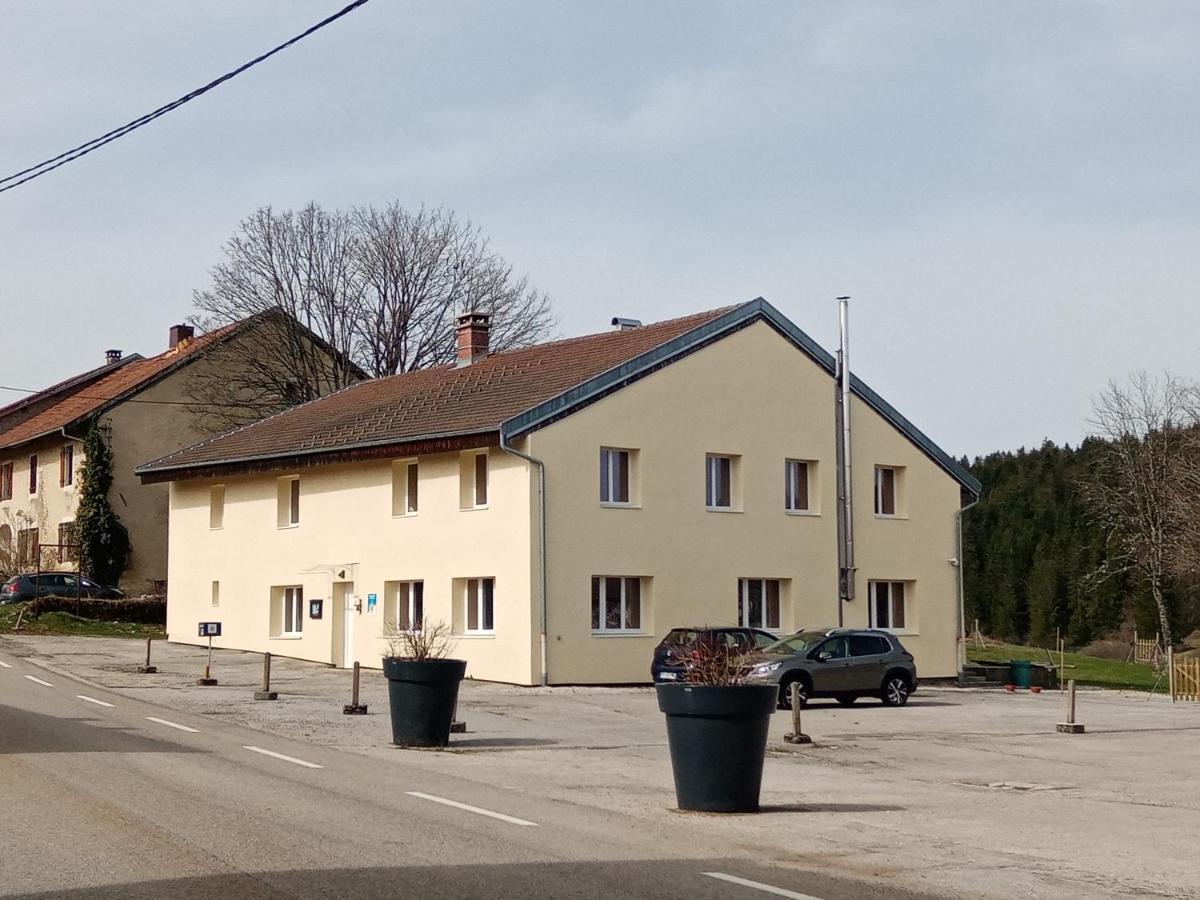 Les P'Tites Pistes Bed & Breakfast Chaux-des-Pres Eksteriør bilde